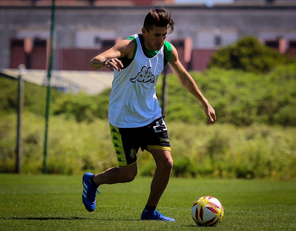 LUCAS VILLALBA: "NO TIENE MUCHO QUE ENVIDIARLE A LOS DEMÁS CLUBES" Lucas Villalba, 25 años, Jugador del Club Aldosivi en un vivo de Instagram con "El Pilar del Fútbol" habló de su paso por distintos equipos y la decisión de quedarse en el "Tiburón", luego de recibir algunas ofertas de otras instituciones.